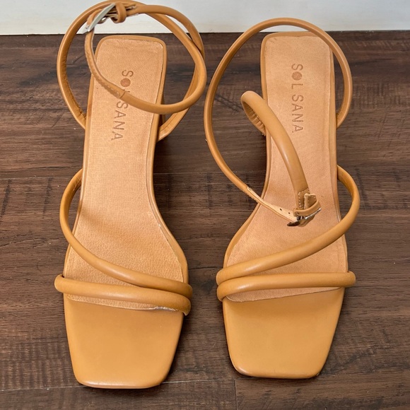 Revolve Sol Sana Wren Heel in Tan - Picture 8 of 16